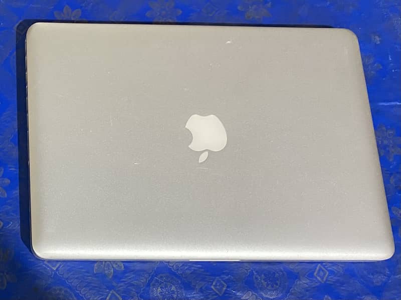 Macbook pro|| Core i7|| 0