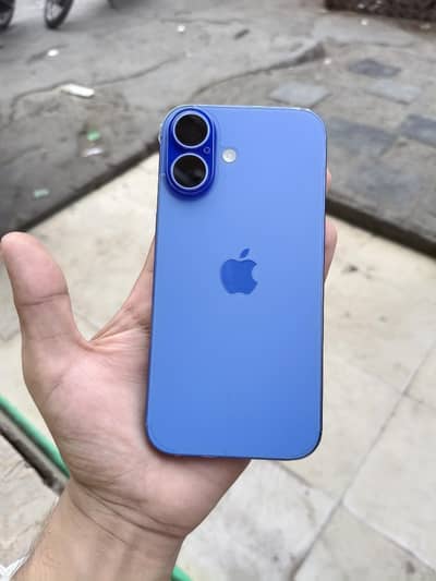 Apple iPhone 16