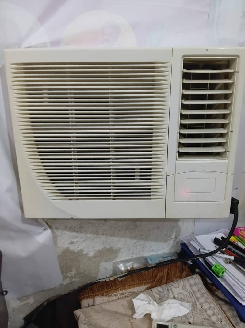 Window AC 0.75 Ton – Fully Functional 0