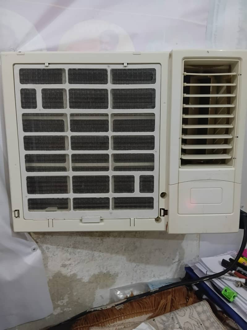 Window AC 0.75 Ton – Fully Functional 1
