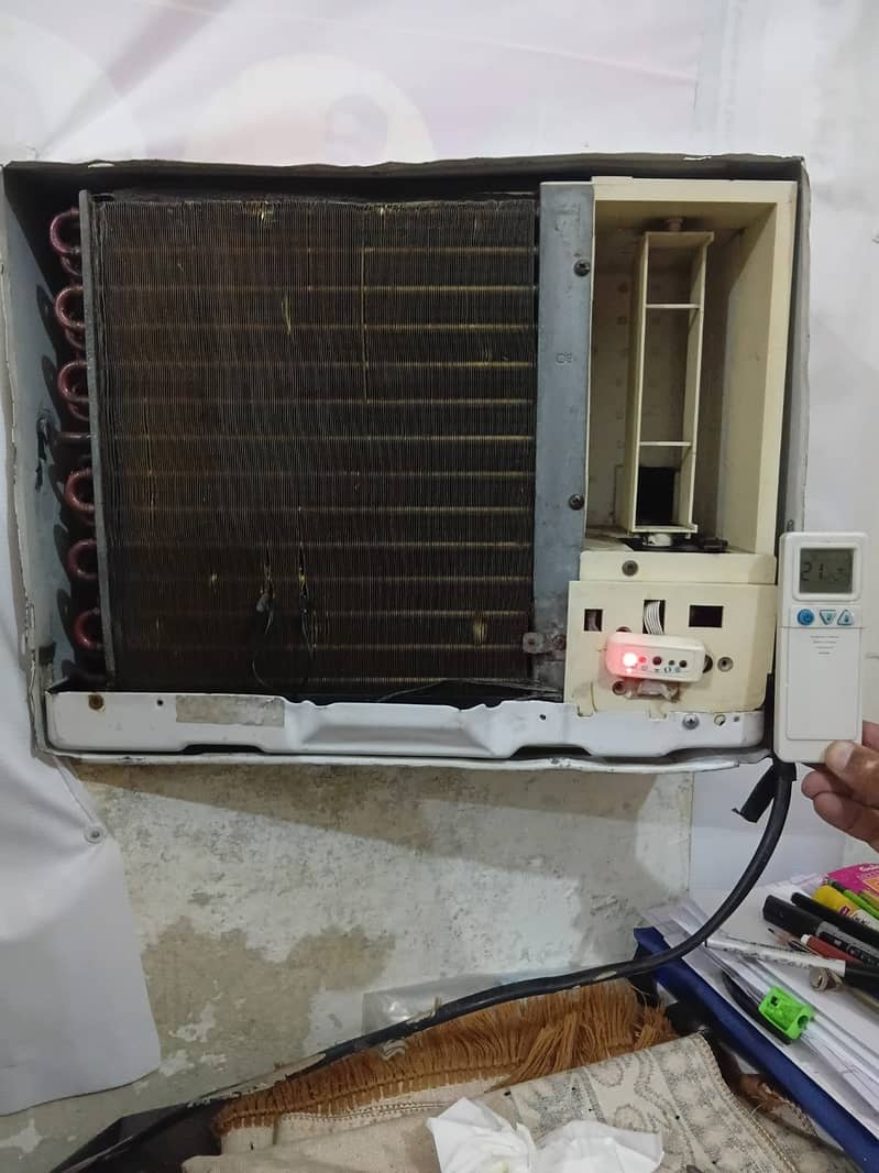 Window AC 0.75 Ton – Fully Functional 2