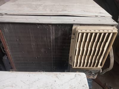 3window ac for sale on hai bus gas nhi hai