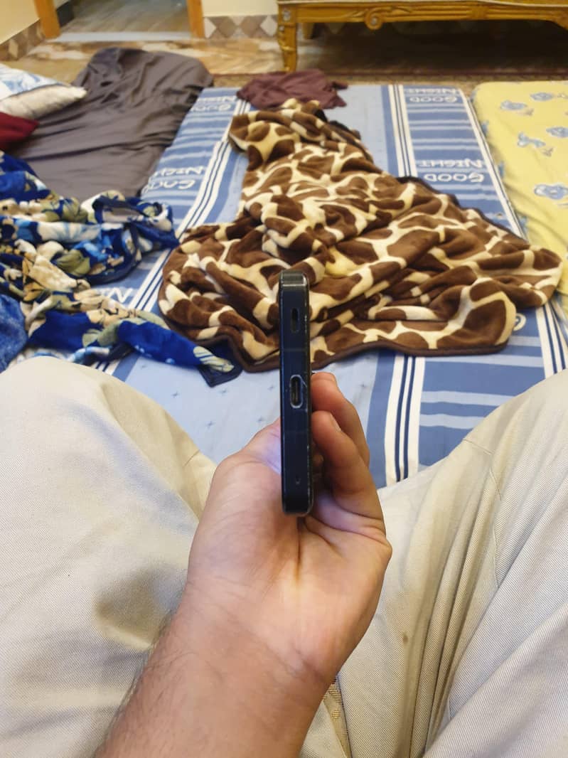Sharp Aquos r7 2