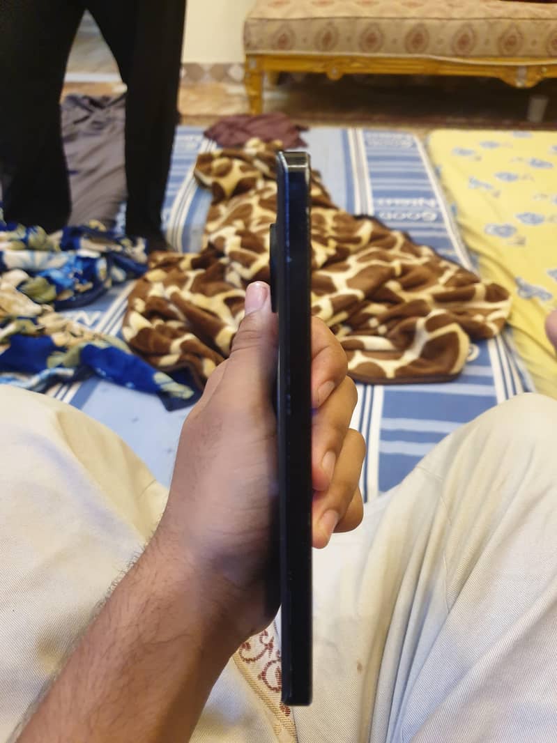 Sharp Aquos r7 3