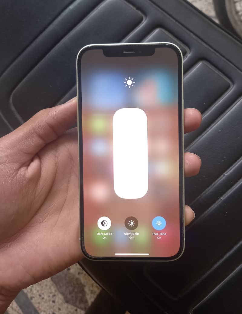 Apple iPhone 12 3