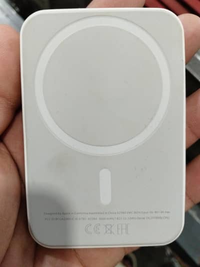 Apple MagSafe Battery