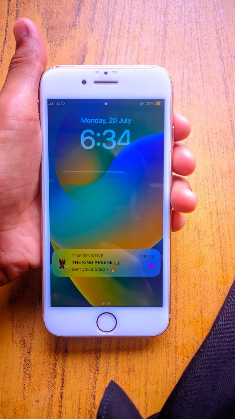 Apple iPhone 8 3