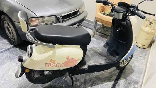 Eveon Flora Scooty
