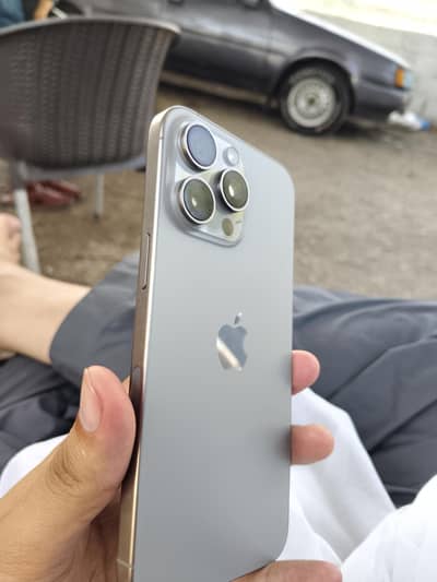 Apple iPhone 16 Pro