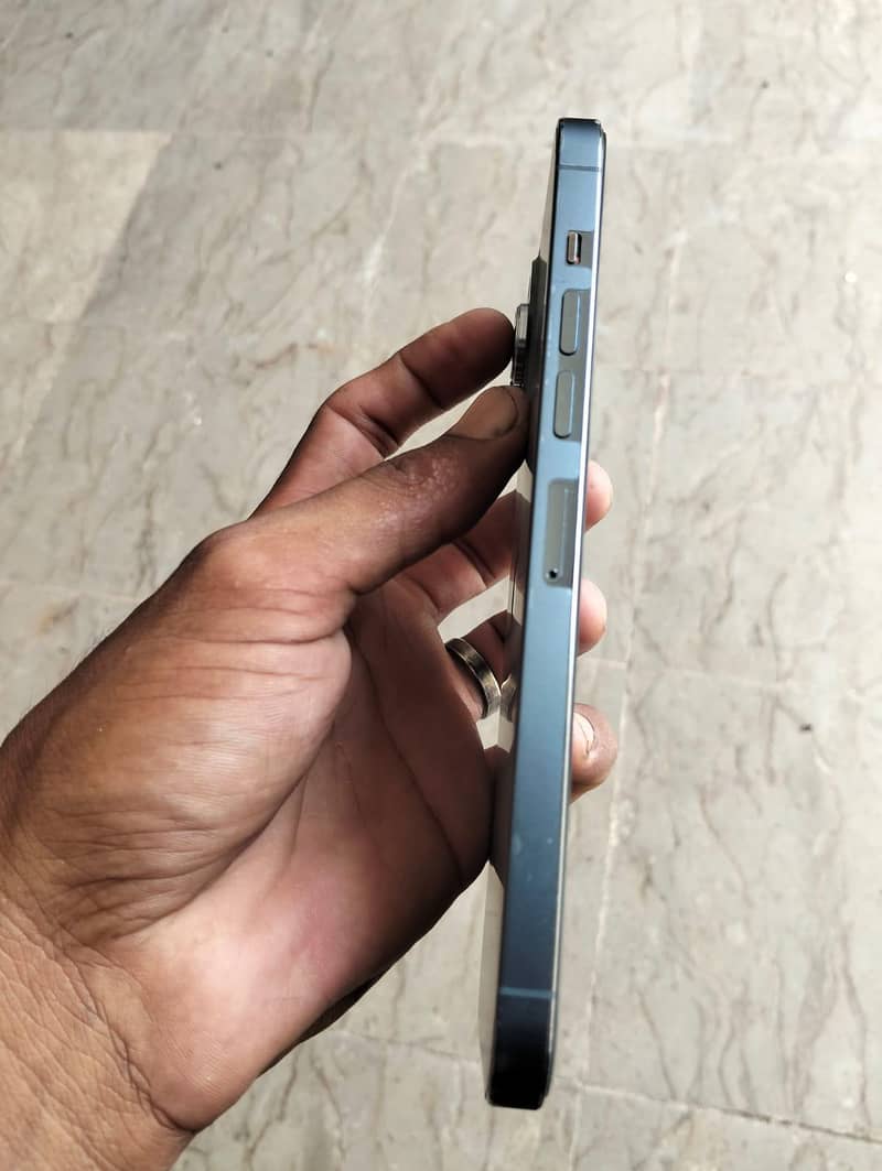 iPhone 13 pro max 2