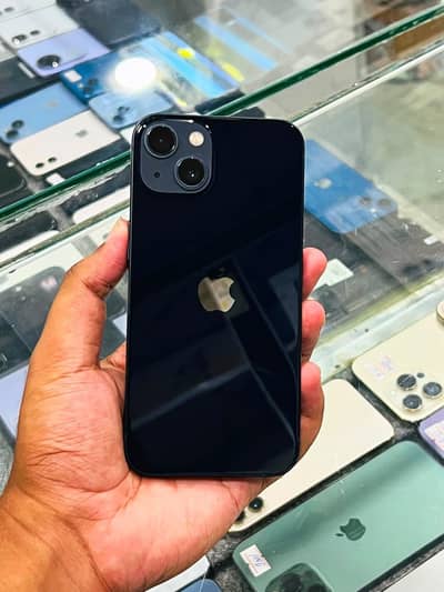 Apple iPhone 13