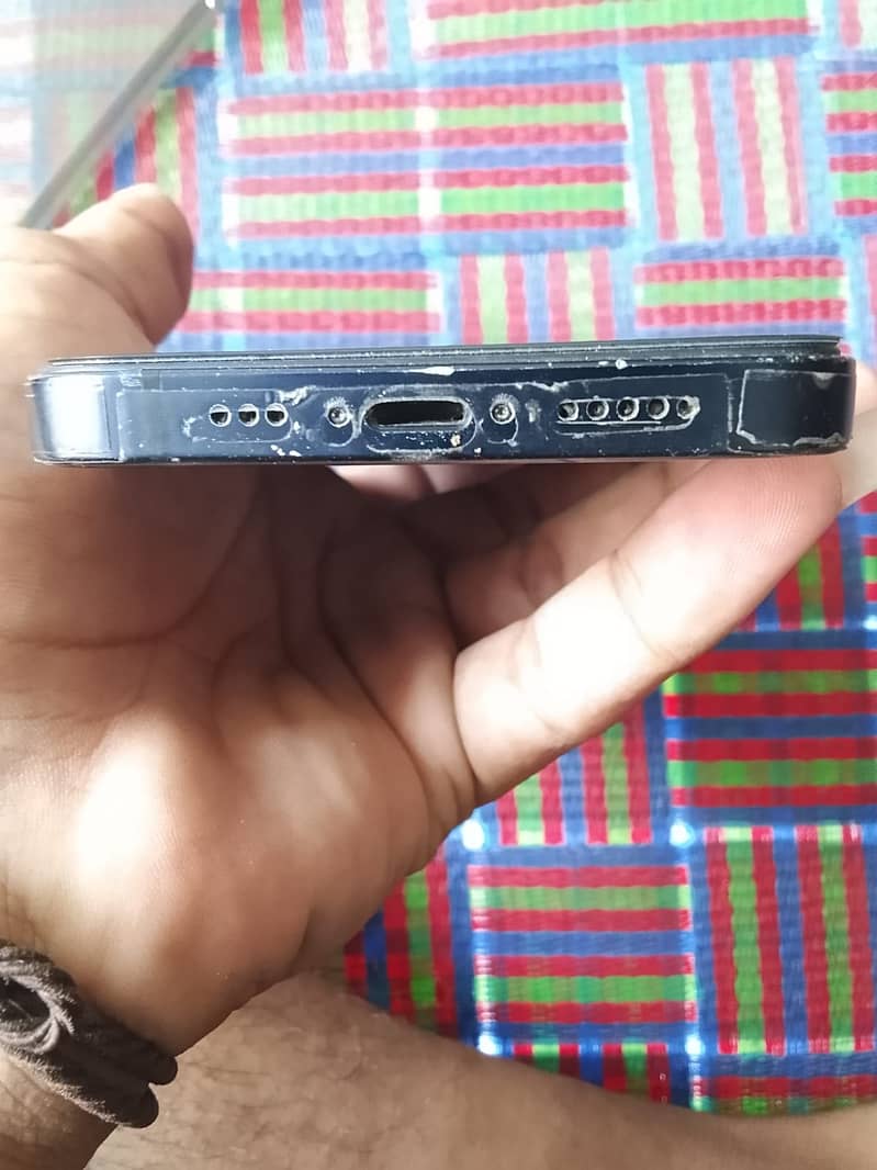 iPhone 3