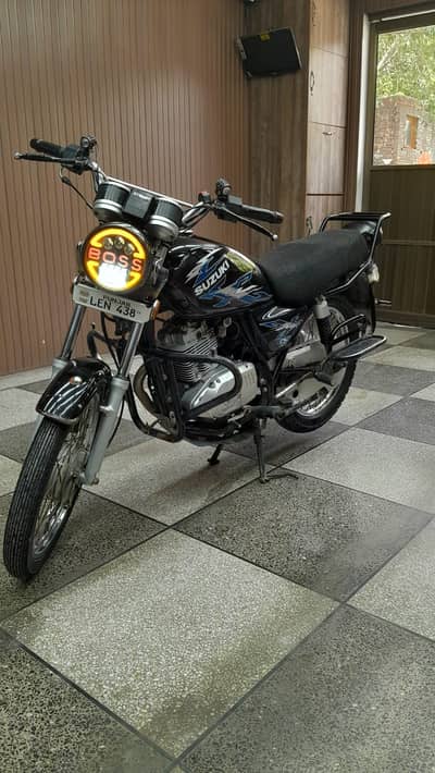 Suzuki GS 150 2014