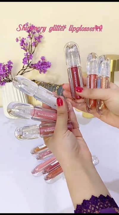 Shimmary glitter lipgloss