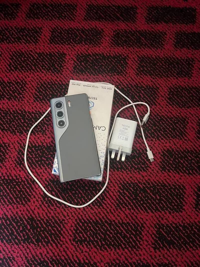 Tecno CAMON 40 Pro 0