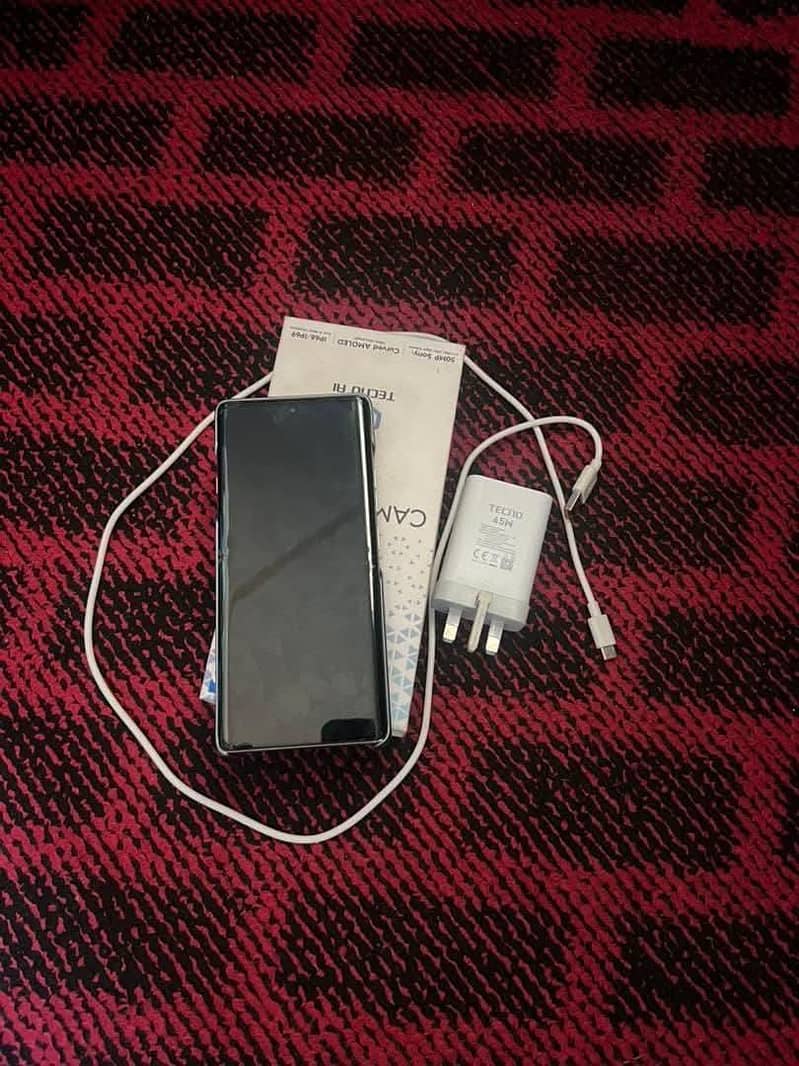 Tecno CAMON 40 Pro 1
