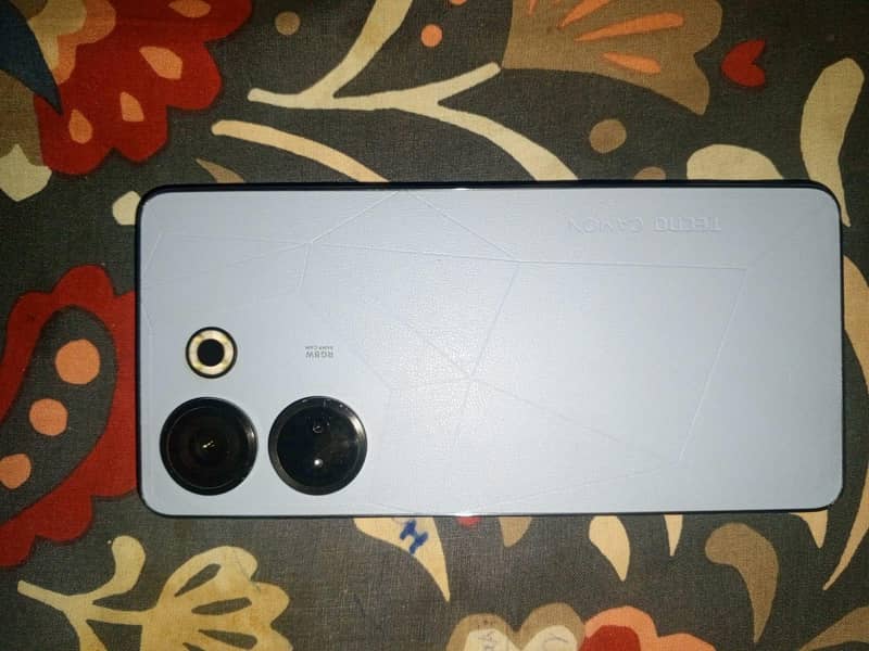 Tecno CAMON 20 1