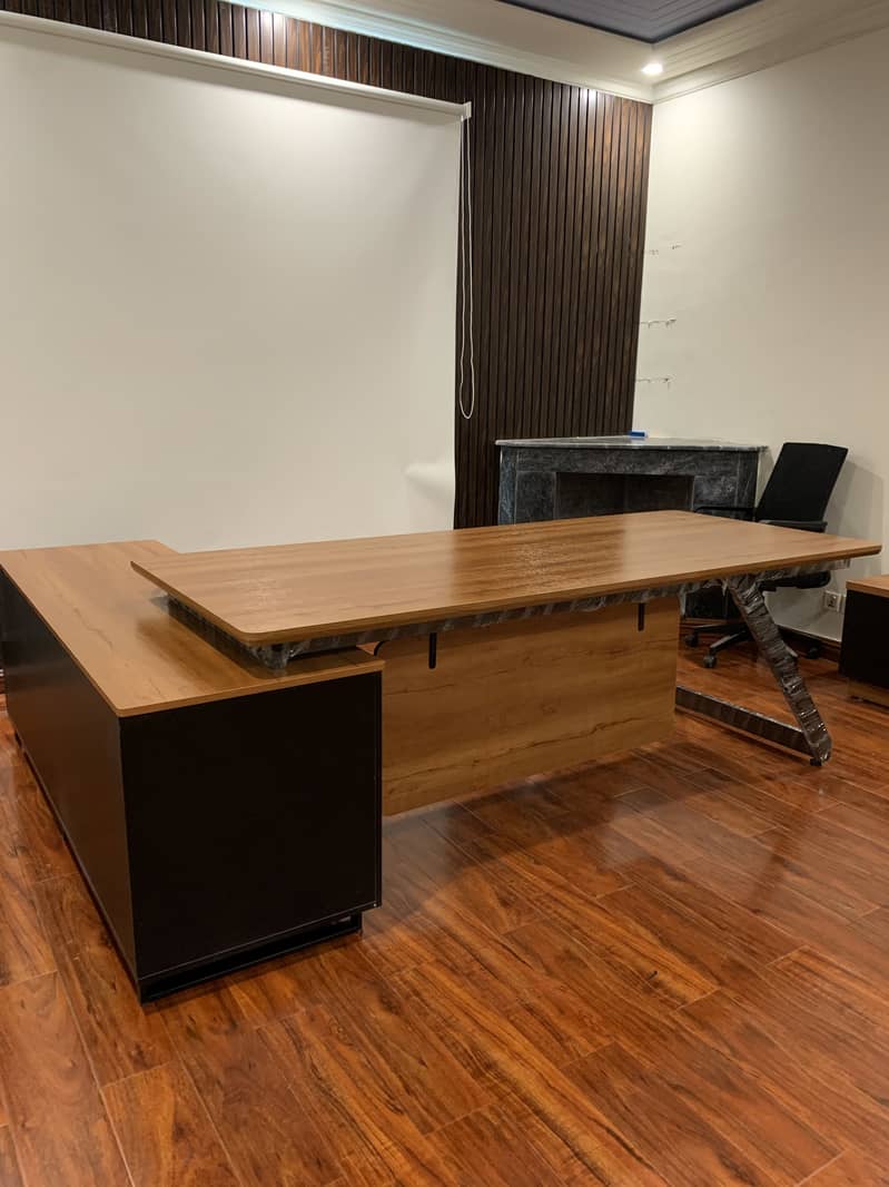 Executive table/ ceo table 0