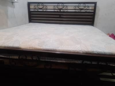 King size Iron bed with foam