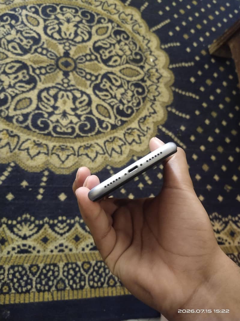 Apple iPhone 11 5