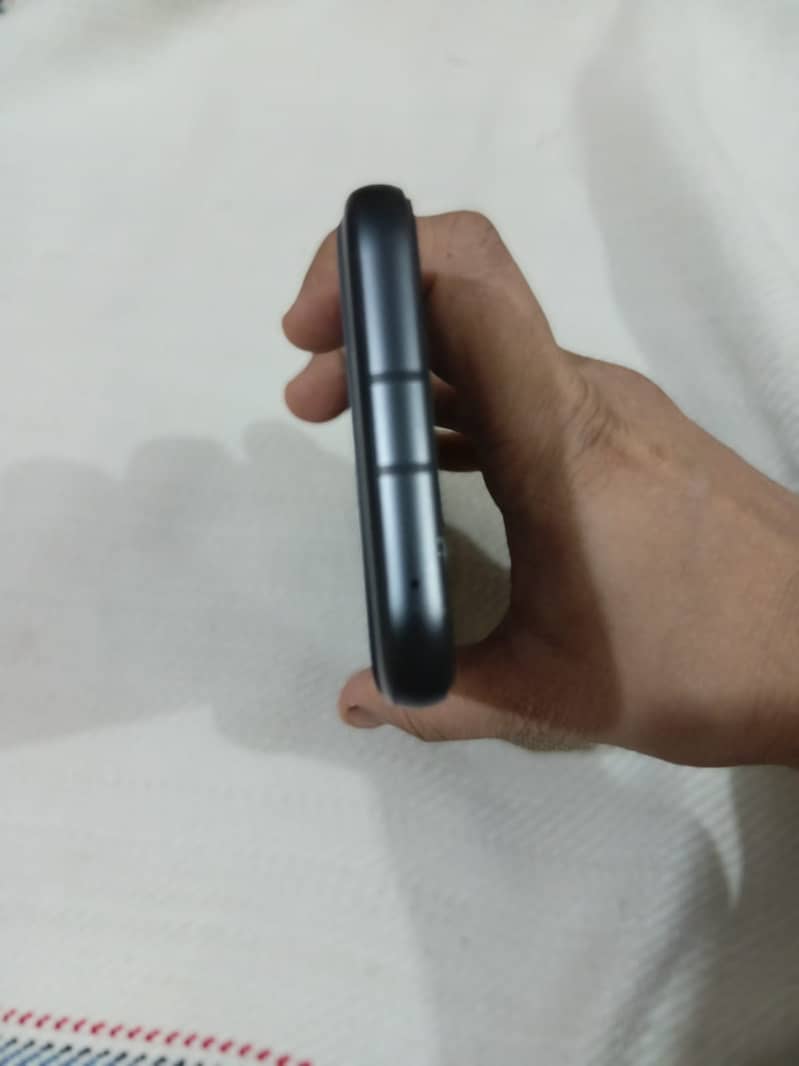 Google Pixel 8a 4