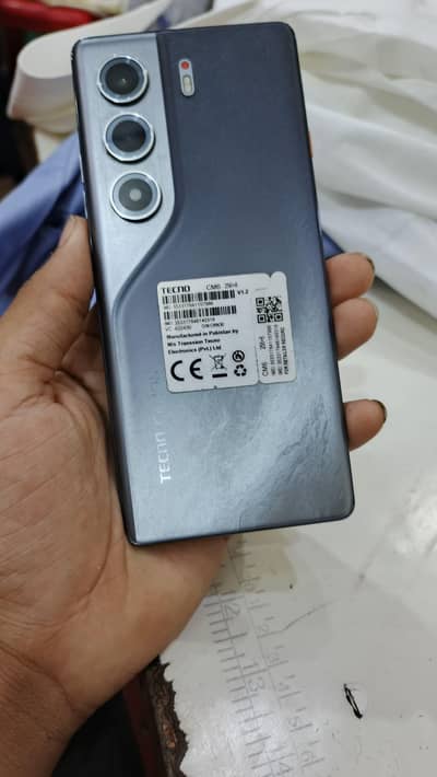 Tecno CAMON 40 Pro with box