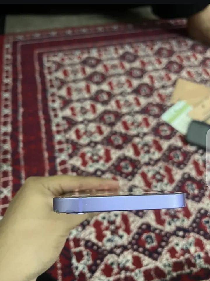 IPHONE 12 4