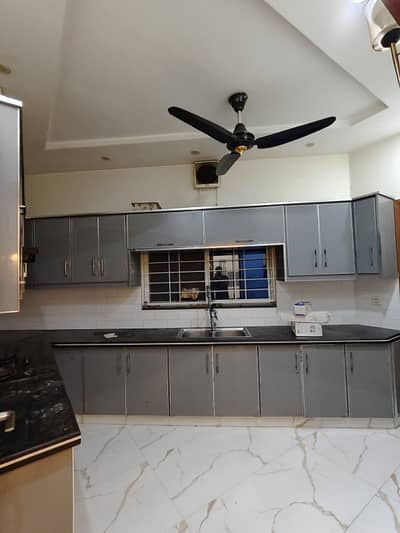 1 kanal brand new upper portion available for rent family ka ly