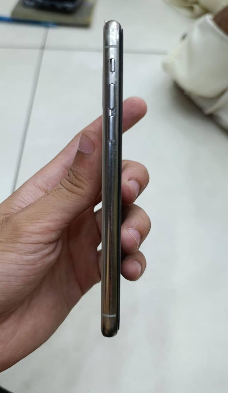 Apple iPhone X 2