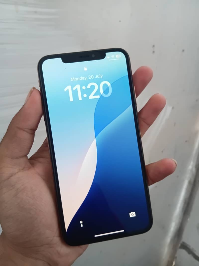 iPhone XS Max 3