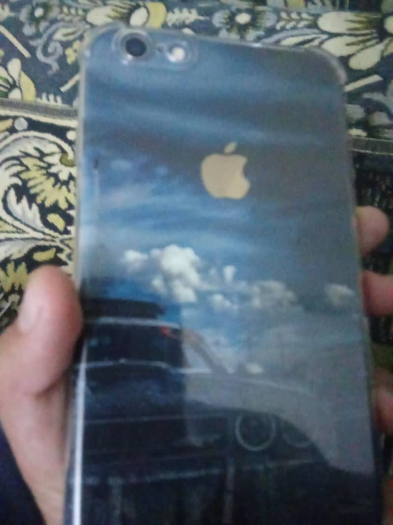 Apple iPhone 6S Plus 0