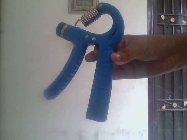 Hand gripper 1
