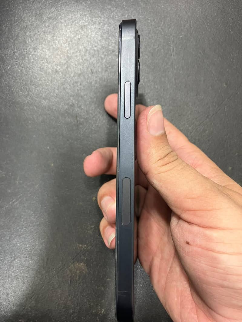 Apple iPhone 12 5