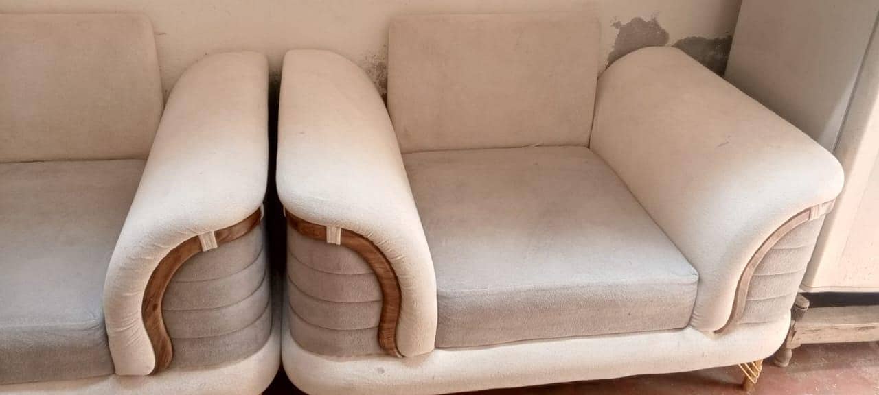 new condition sofas 2 4