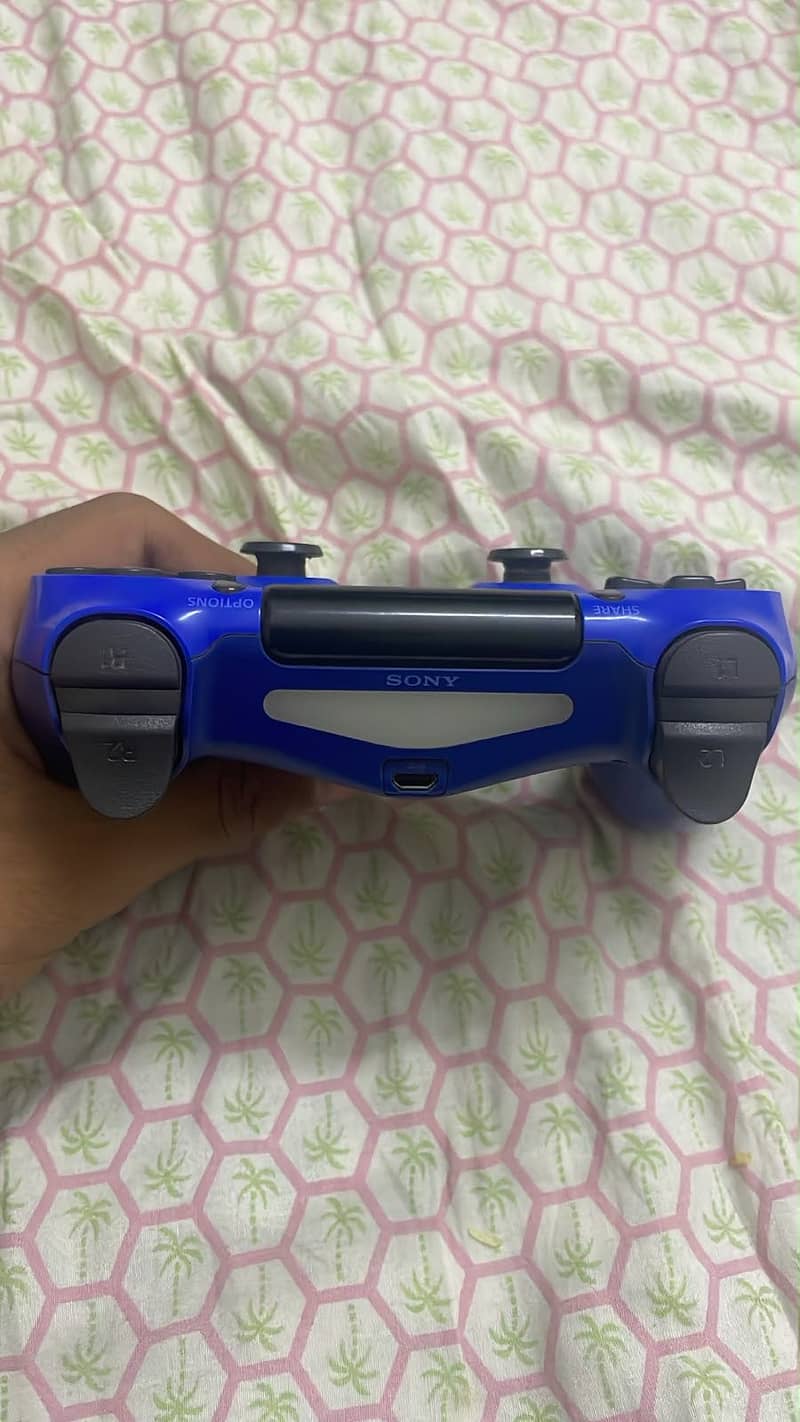 PS4 controller 2