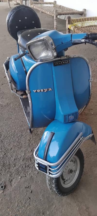 Vespa scooter for sell
