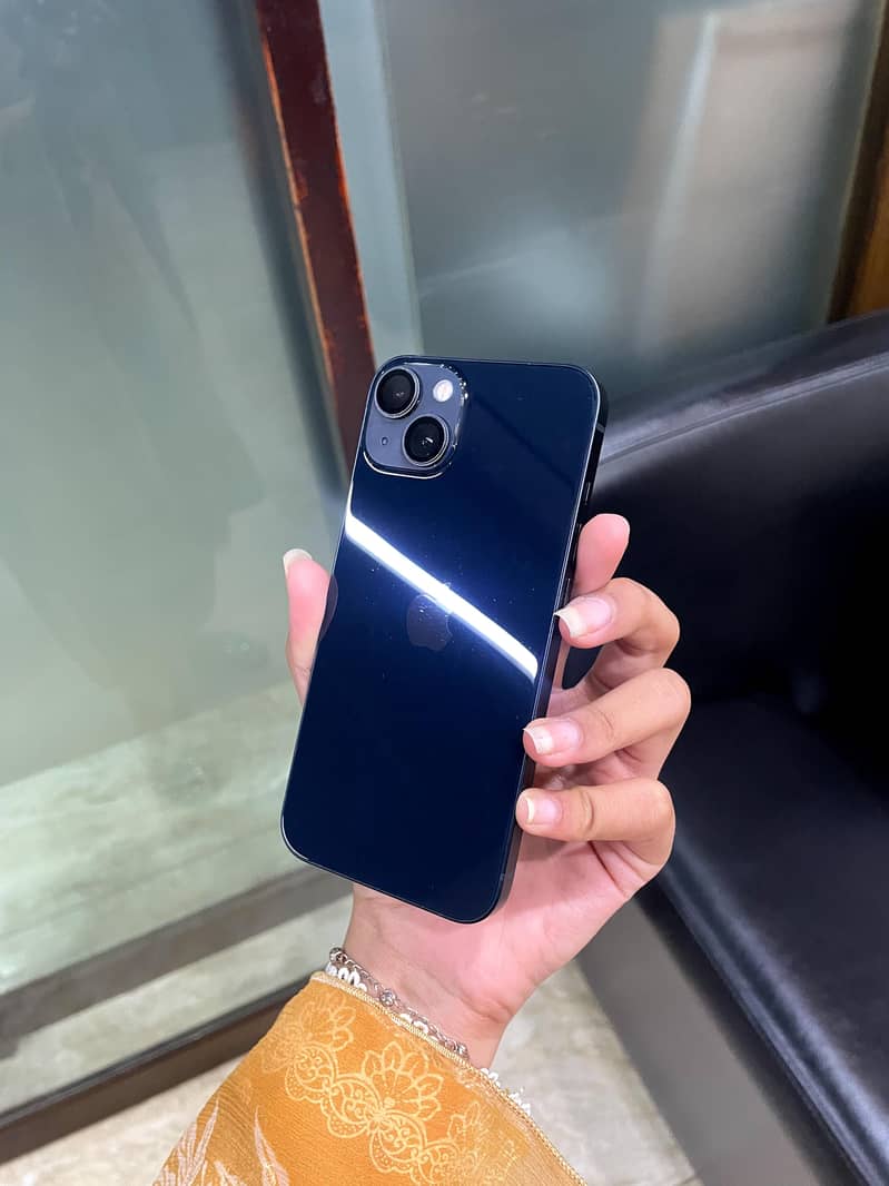 Apple iPhone 13 0