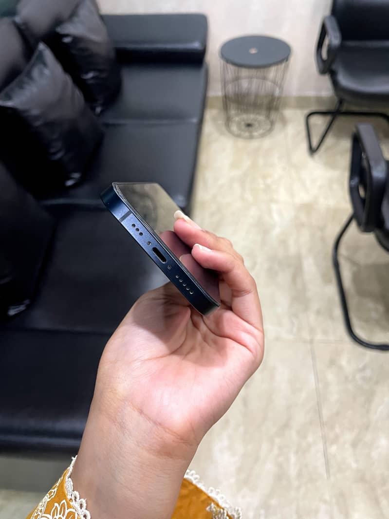 Apple iPhone 13 3