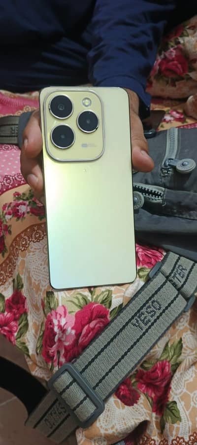 Infinix Hot 40 Pro