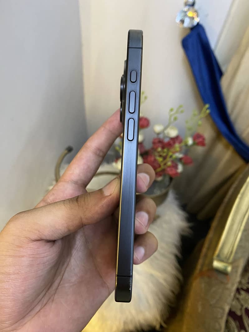 Iphone 15 Pro 4