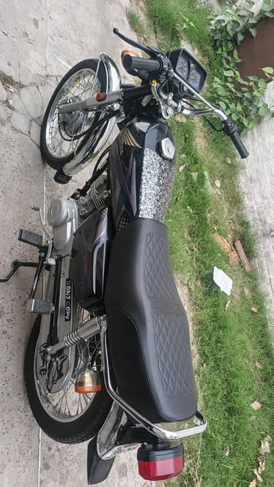 HonDa 125 black clr