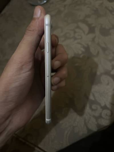 Apple iPhone 7