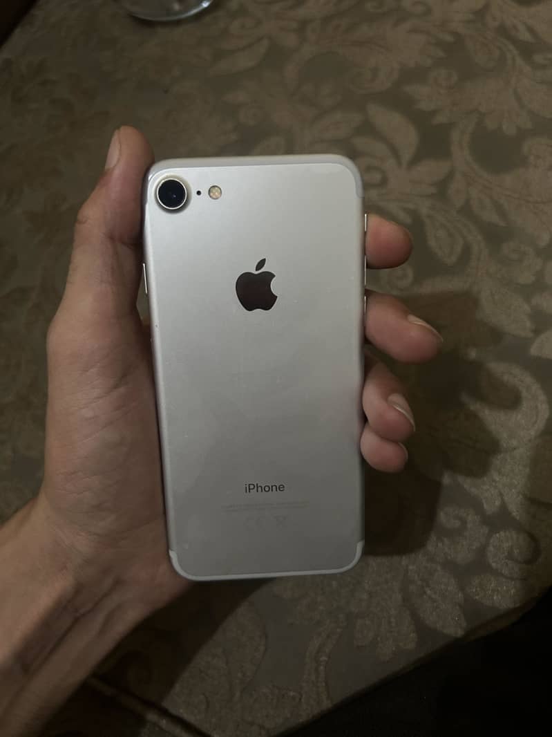 Apple iPhone 7 4