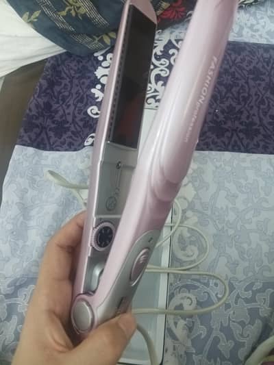 Hair straightener
