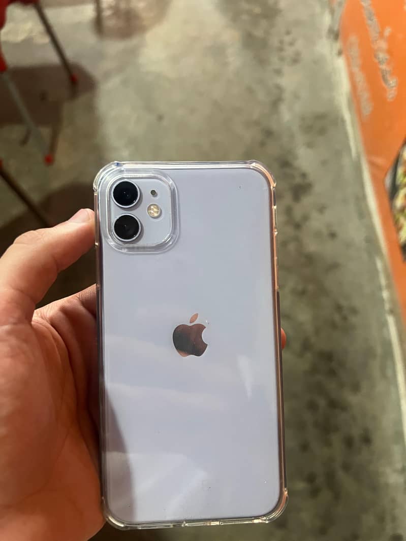 Apple iPhone 11 4
