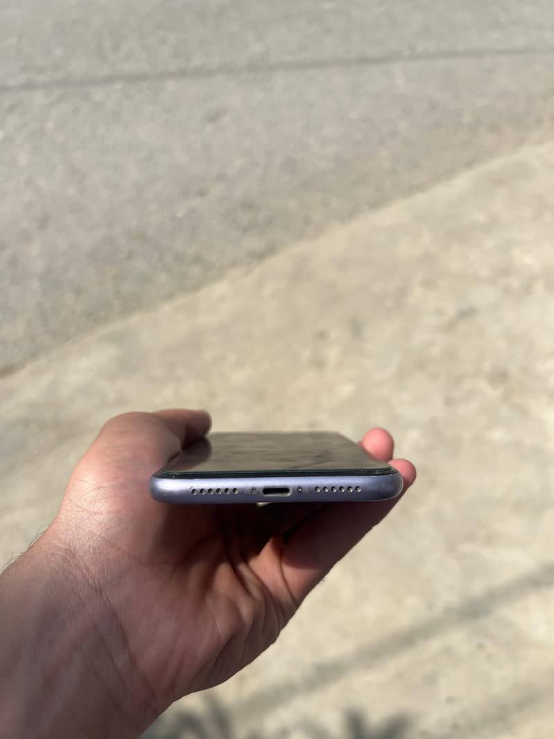 Apple iPhone 11 8