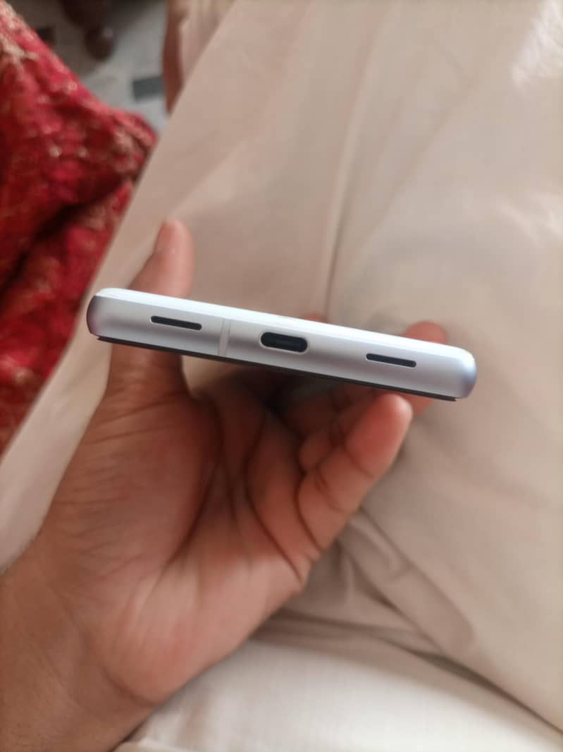 Google Pixel 7a 3