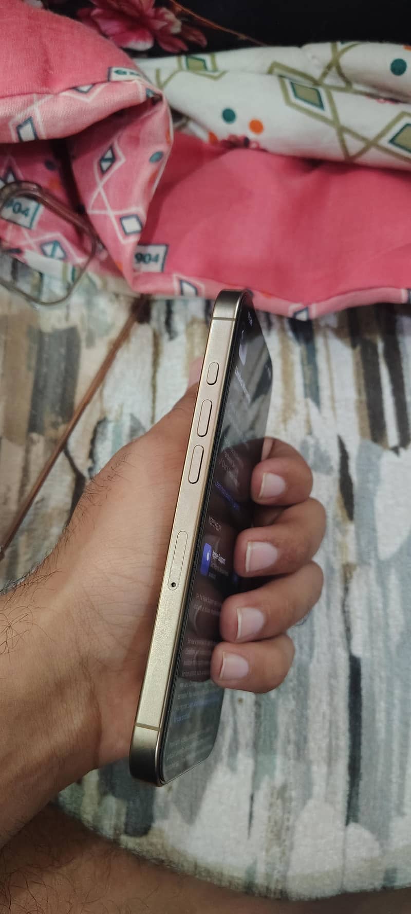 Apple iPhone 16 Pro 4