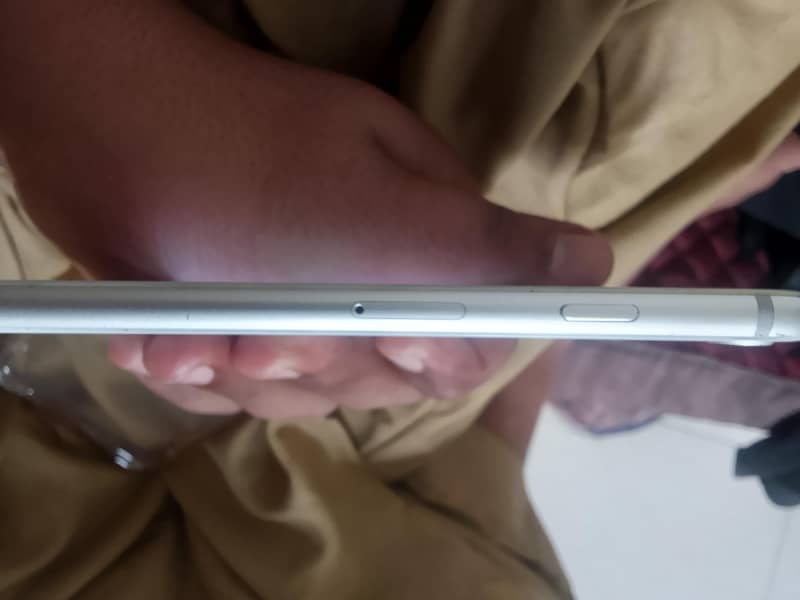 Apple iPhone 8 4