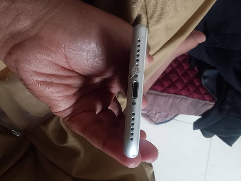 Apple iPhone 8 5